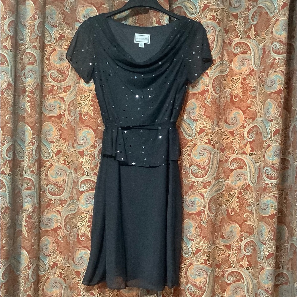 Grey short sleeve dress by Karin Stevens